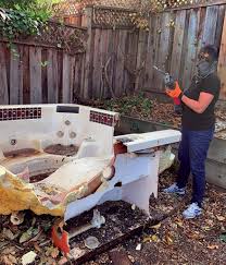 Best Basement Cleanout  in Mapleton, ND